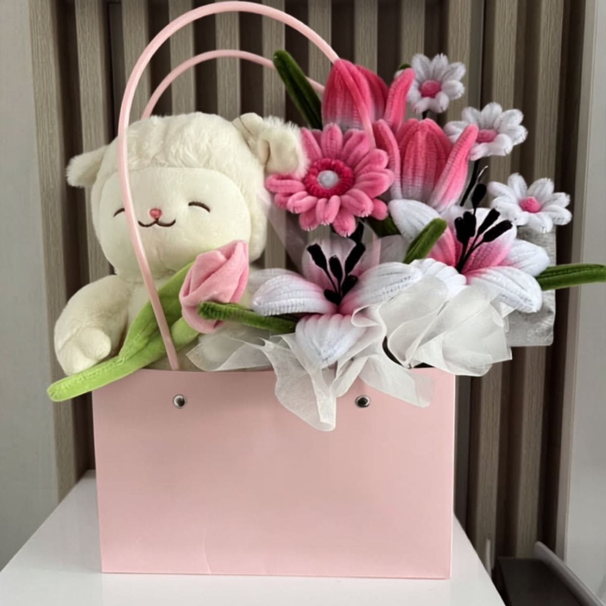 Cartera Premium Ovejita & Flores de Chenilla