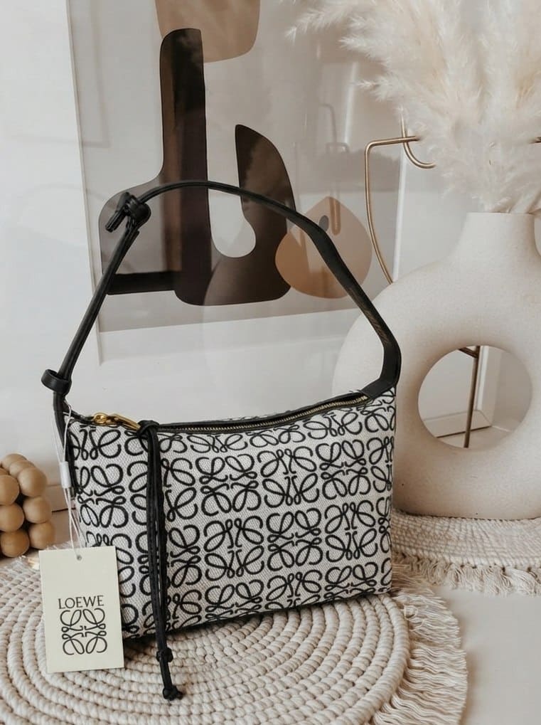 Bolso Loewe Small Cubi Bag Premium