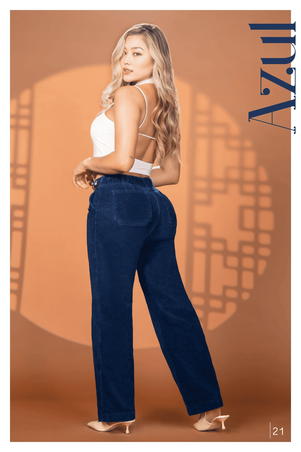 Pantalón Jean Colombiano Wide Leg en Tela Pana de Tiro Alto con Bota Ancha